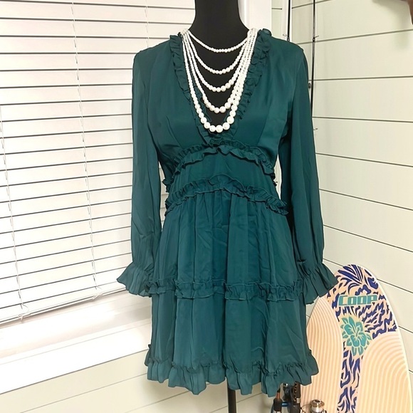 VETOZZA,OPEN BACK DRESS, Emerald Green Ruffled, Completely Lined,GORGEOUS, L - Picture 3 of 16